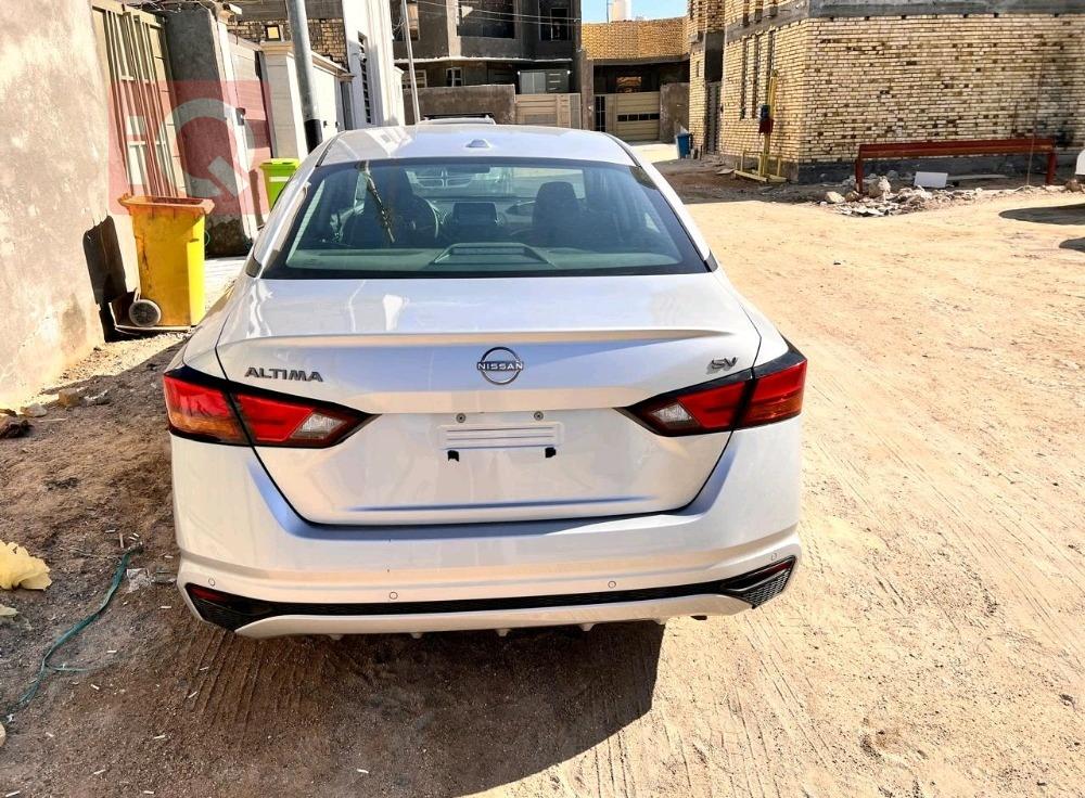 نيسان ألتيما